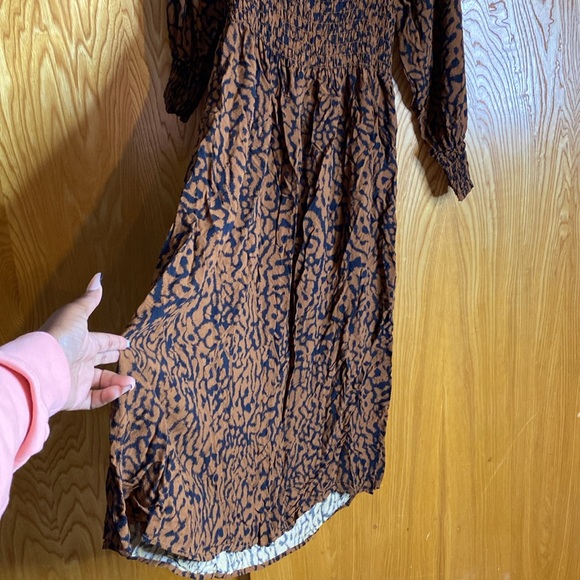 Modest Dress - Picture 4 of 7